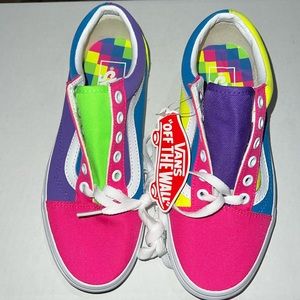 Vans size 6.5 women or size 5 in men’s
